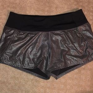 Lululemon Speed Up Shorts 2.5” Size 6